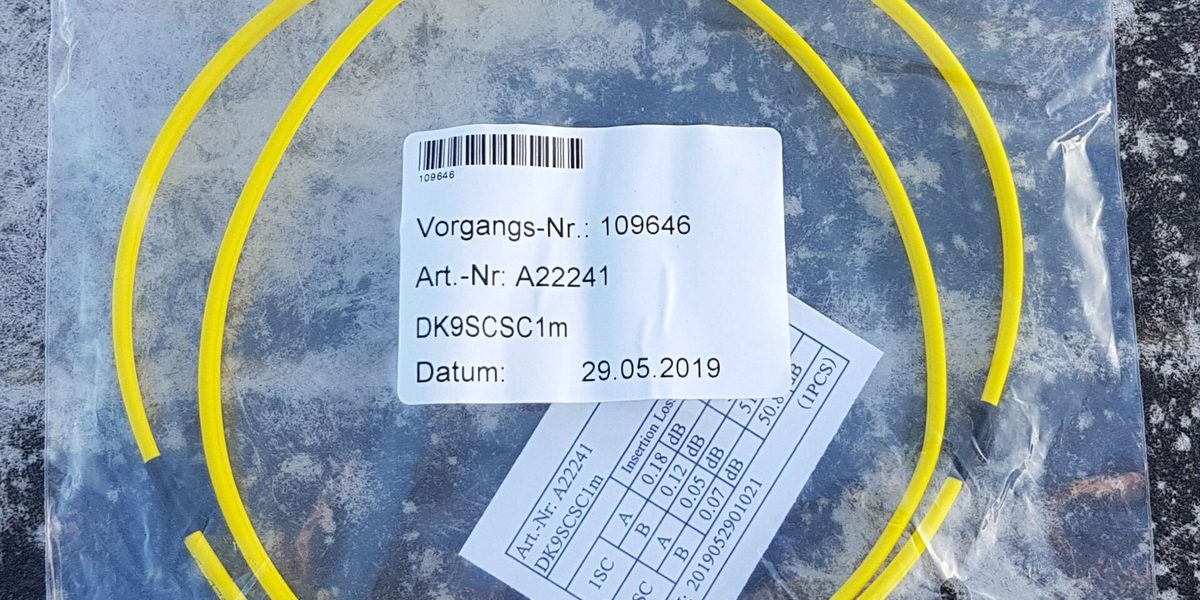 快喵节点加速网络中使用的光纤跳线与连接器